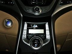 2012款 1.6L 自动 尊贵型