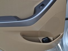 2012款 1.6L 自动 尊贵型