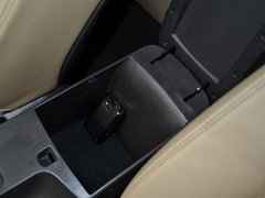 2012款 1.6L 自动 尊贵型