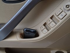 2012款 1.6L 自动 尊贵型