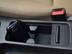2012款 1.6L 自动 尊贵型
