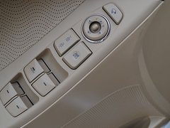 2012款 1.6L 自动 尊贵型