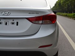 2012款 1.6L 自动 尊贵型