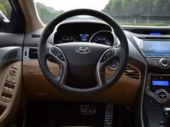2012款 1.6L 自动 尊贵型