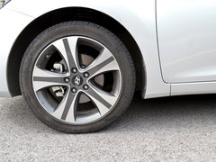 2012款 1.6L 自动 尊贵型