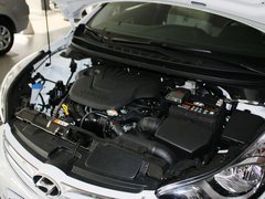 北京现代  朗动 1.6L AT 发动机局部特写