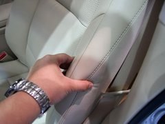 2012款 M25L 2.5L 自动 舒适版