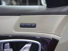 2012款 M25L 2.5L 自动 舒适版