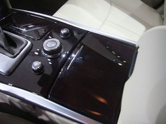 2012款 M25L 2.5L 自动 舒适版