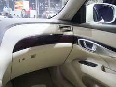 2012款 M25L 2.5L 自动 舒适版
