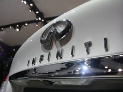2012款 M25L 2.5L 自动 舒适版