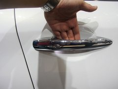 2012款 M25L 2.5L 自动 舒适版