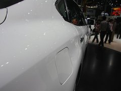 2012款 M25L 2.5L 自动 舒适版