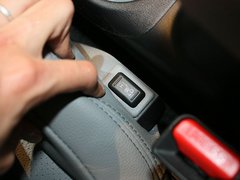 2012款 2.0L CVT 四驱豪华版 5座