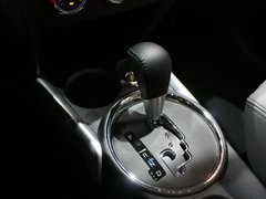 2012款 2.0L CVT 四驱豪华版 5座