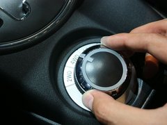 2012款 2.0L CVT 四驱豪华版 5座
