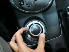 2012款 2.0L CVT 四驱豪华版 5座
