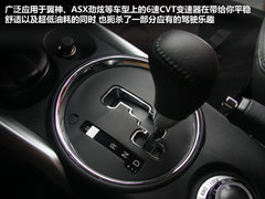 2012款 2.0L CVT 四驱豪华版 5座