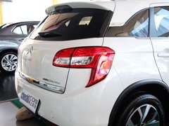 2012款 2.0L CVT 四驱豪华版 5座