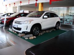2012款 2.0L CVT 四驱豪华版 5座