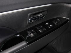 2012款 2.0L CVT 四驱豪华版 5座