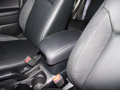 2012款 2.0L CVT 四驱豪华版 5座