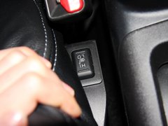 2012款 2.0L CVT 四驱豪华版 5座