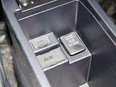 2012款 2.0L CVT 四驱豪华版 5座