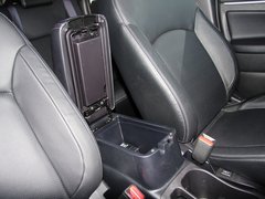 2012款 2.0L CVT 四驱豪华版 5座