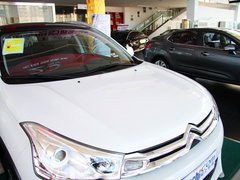 2012款 2.0L CVT 四驱豪华版 5座