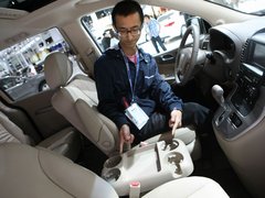 2013款 2.2L 自动 VQ-R豪华版 7座