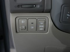 2013款 2.2L 自动 VQ-R豪华版 7座