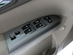 2013款 2.2L 自动 VQ-R豪华版 7座