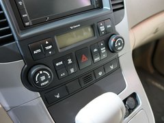 2013款 2.2L 自动 VQ-R豪华版 7座