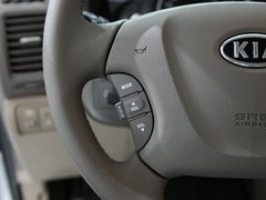 2013款 2.2L 自动 VQ-R豪华版 7座