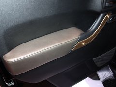 2012款 3.6L 极地版撒哈拉 4座
