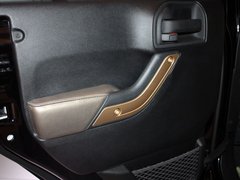 2012款 3.6L 极地版撒哈拉 4座