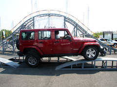 2012款 3.6L 极地版撒哈拉 4座