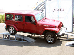 2012款 3.6L 极地版撒哈拉 4座