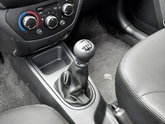 2012款 1.5L MT 精英型