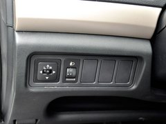 2012款 1.5L MT 精英型