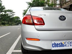2012款 1.5L MT 精英型