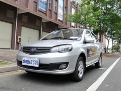 2012款 1.5L MT 精英型