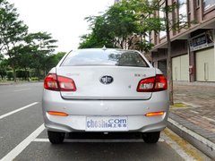 2012款 1.5L MT 精英型