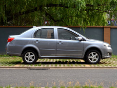 2012款 1.5L MT 精英型