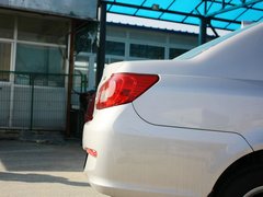 2012款 1.5L MT 精英型