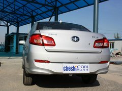 2012款 1.5L MT 精英型