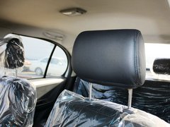 2012款 1.5L MT 精英型