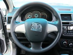 2012款 1.5L MT 精英型