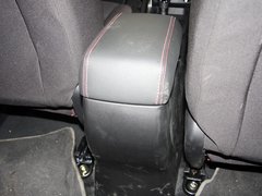 2012款 1.6L 手动 舒适型 5座